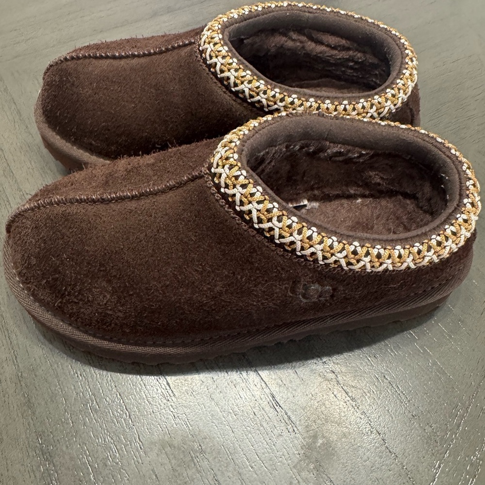 UGG Kids Brown Slip-On Cozy Slippers with Decorative Trim